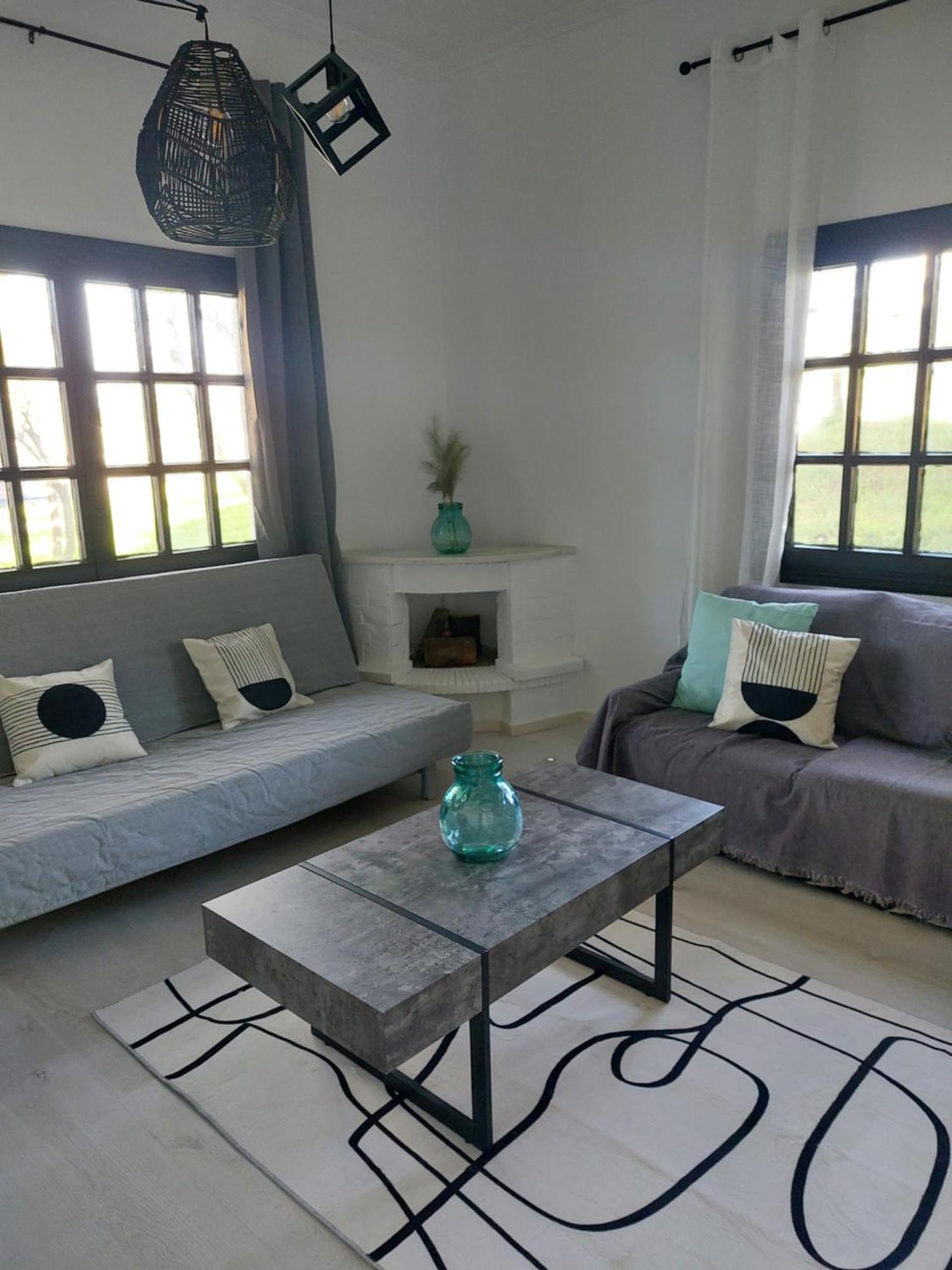 Black N' White Cozy Housegarden Alexandrópolis Exterior foto