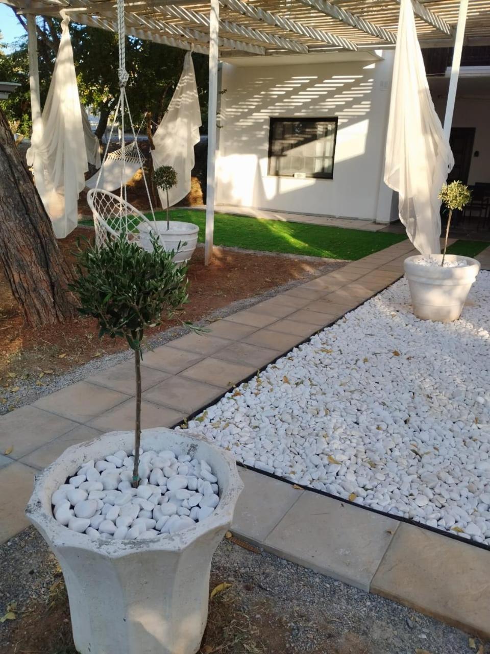 Black N' White Cozy Housegarden Alexandrópolis Exterior foto